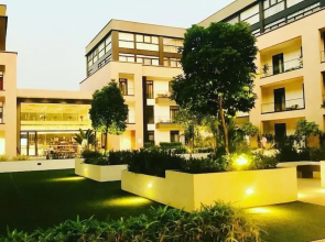 Golden Breeze Suites