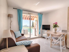 Beautiful Studio With Terrace Near The Sea!
