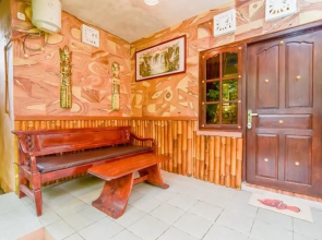 RedDoorz Plus near Tirta Empul Temple Ubud