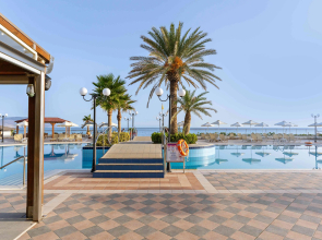 Hydramis Palace Beach Resort