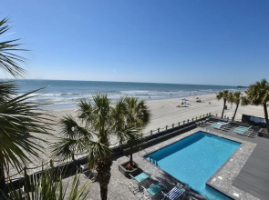 0208 Waters Edge Resort 1 Bedroom Condo by RedAwning