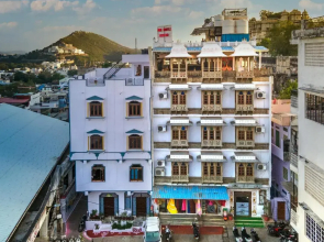 Pine Haveli