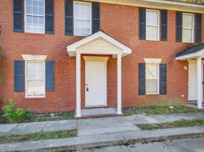 Quaint Orangeburg Townhome Near Hospitals & Campus
