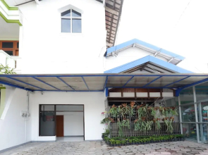 OYO 90426 Near Mall Ciputra 2