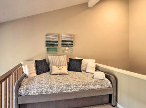 Ocean Gate Condo w/ Private Deck + Beach Access!