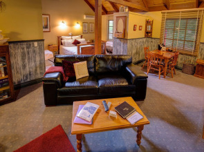 Trawool Cottages and Farmstay