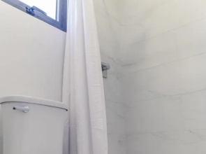 City Center - Spacious - Modern - Perfect Location