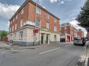 Stylish Worcester Studio Apartment