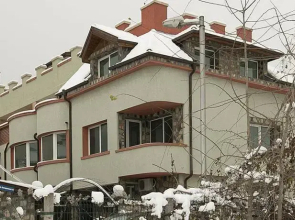 Guest House "Momchil"