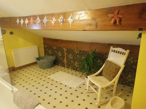 Burnlee House Apartment