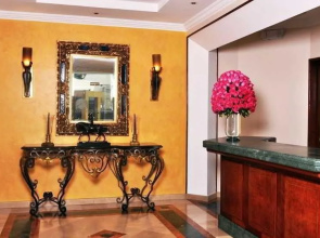 La Colina Suites