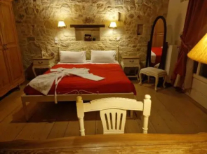 Rock House's Villa Melody