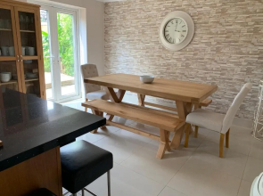 Thorn House a beautiful large house in Witney