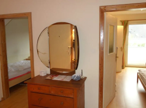 Tolstov-Hotels Big 2 Room Apartment with Balcony