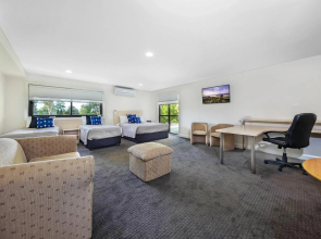 Belconnen Way Hotel Motel and Serviced Apartments