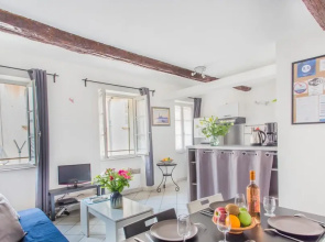 Laugier Apartment