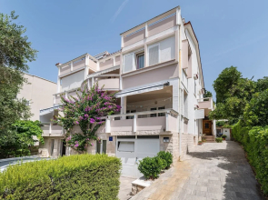 Cozy Apartment Branka With Nice Garden 6