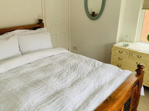 Elegant 3BD Edwardian Home Warminster