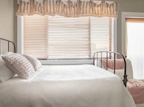 Gorgeous Rosslyn Penthouse w Views Free Parking Metro Subway