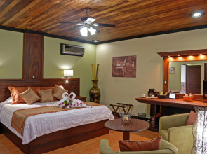 Volcano Lodge Hotel & Thermal Experience