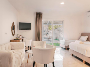 Bamboo Suites Adults Only