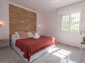 Exquisite Penthouse Suite with Rooftop Terrace