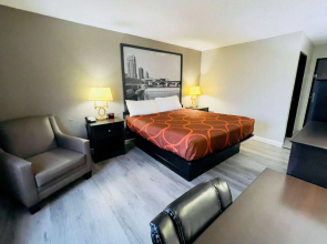 Super 8 by Wyndham Shakopee