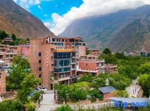 Maoxian Guyan Reflection Village Hotel