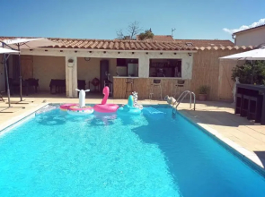 Maison à 200m de la mer, 10 mn de l'aéroport de Bastia avec sur place un Snack avec accès piscine gratuit pour la clientèle