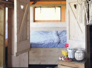 Beach Lodge With Garden