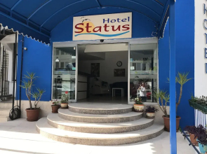 Status Hotel
