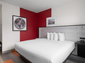 Ramada By Wyndham Brooklyn Near Flatbush