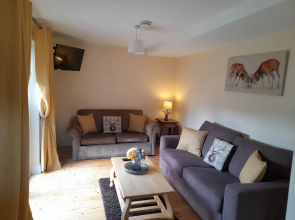 Delphi Cottage