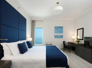 Centara West Bay Hotel & Residences Doha