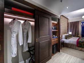 Отель Dukes The Palm Dubai