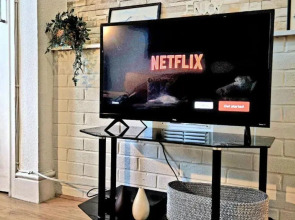 Spacious 1 Br Lincoln City Centre & Amenities, Free Parking