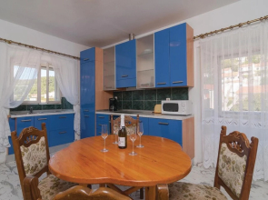 Beautiful Home in Pucisca With 4 Bedrooms, Wifi and Outdoor Swimming Pool