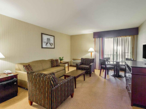 Wyndham Garden Hotel Newark Airport