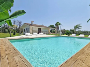 Villa With Swimming Pool Sleeps 8 Three Bedrooms