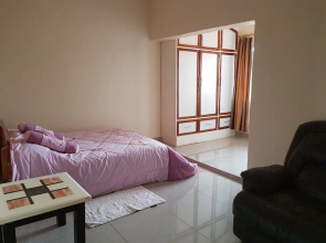 Rayoni Guesthouse B&B