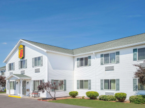 Super 8 by Wyndham Canandaigua