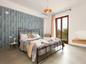 Villa in Arkadi With Pool Near the Sea