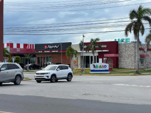 Lovely 3 bedroom condo near downtown and foodies