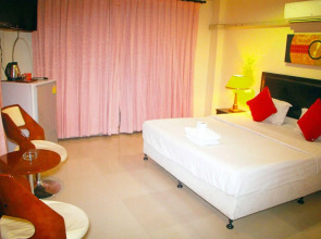 Royal Q&D Suites Hotel