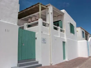 Dankbaar Holiday Home