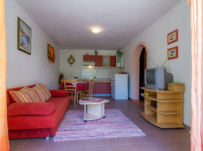 Apartment Anđeo - 80 m from beach : A5 Barbat, Island Rab