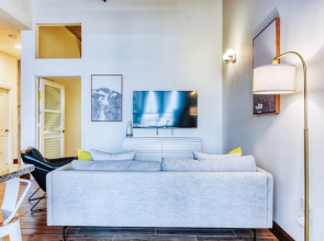 Sosuite 2BR Apt w W/d, Gym, On-site Restaurant