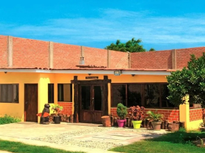 Hotel Villa Kitzia Huacho