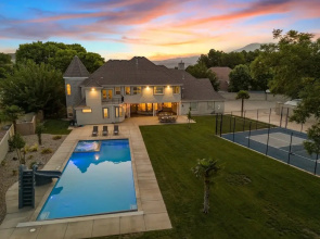 The Country House 6 Bedroom Home