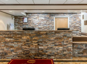 Clarion Inn & Suites Grand Rapids Airport
